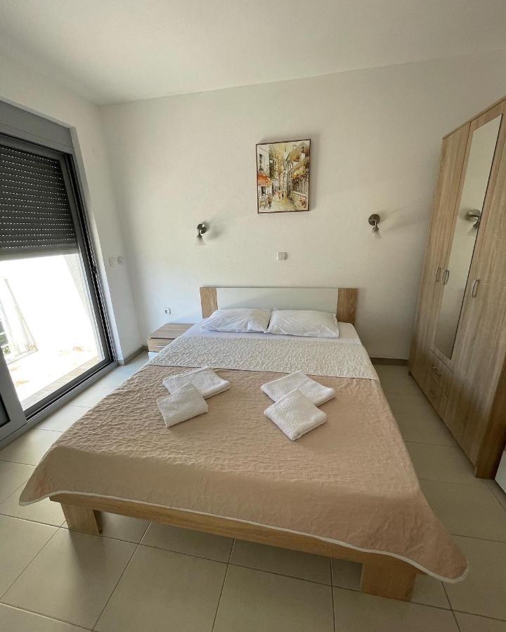 Apartman Ail 2 Ulcinj Exterior foto